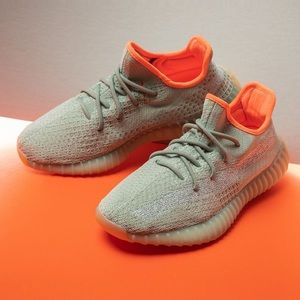 Yeezys 350 V2 desert Sage